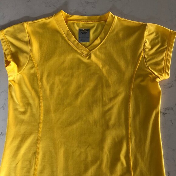 Sportek Platinum Casual Sht Slv V Neck Nylon Spandex Fitted Top Yellow Sz M NWOT - Picture 2 of 10